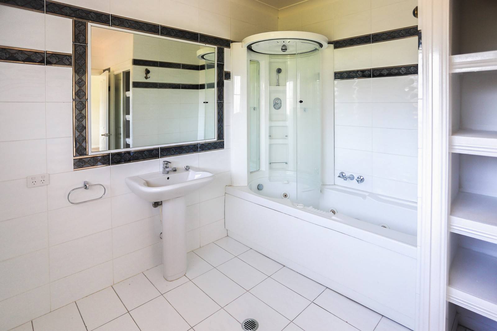 Bathroom Maudsland Farm House for sale gold coast